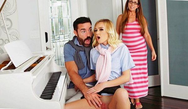 Bodibilding bilan shugullanuvchi ayollarning minatka qilishlarini tomosha qiling